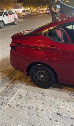 نيسان فيرسا